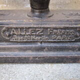 Old Roberval balance with weight