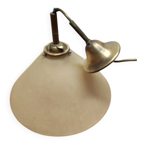 Suspension Art Deco forme conique,opaline et laiton