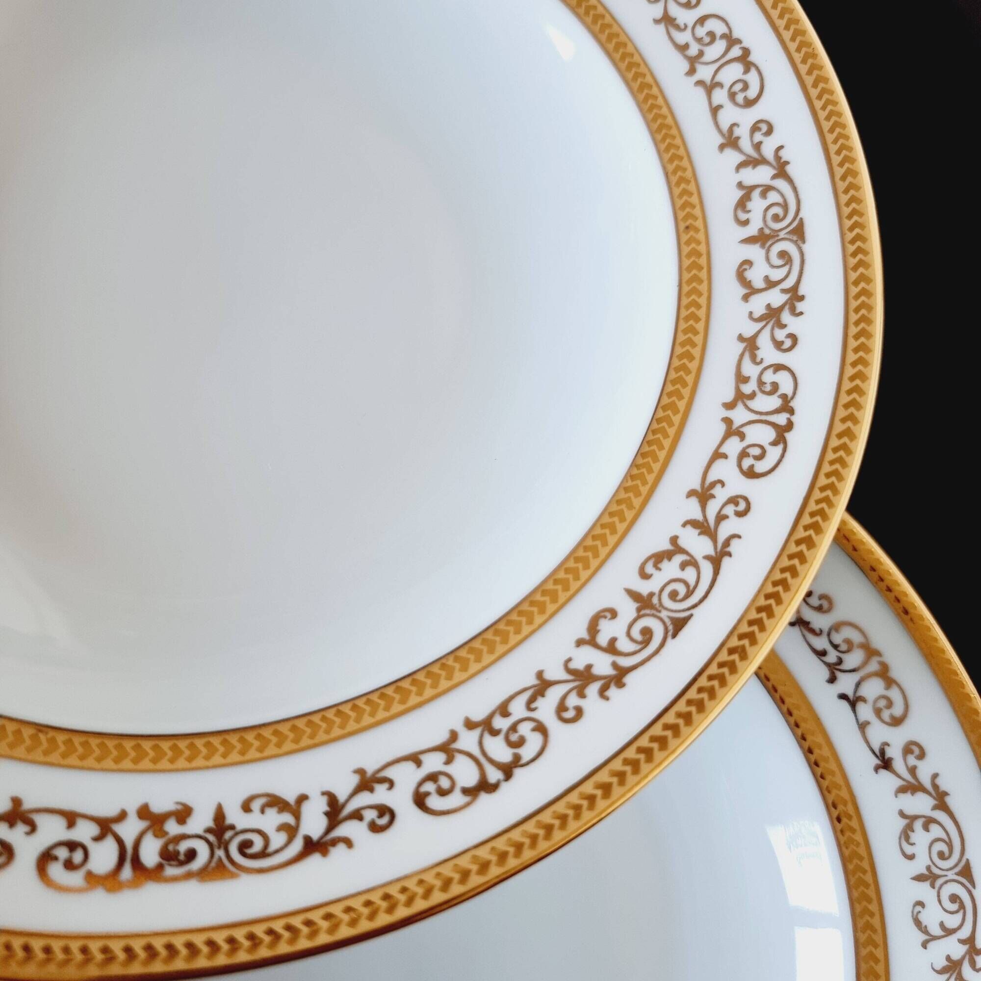 Set of 6 Limoges porcelain soup plates, decorated with gold 24