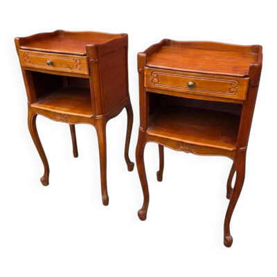 Paire de tables de chevet style Louis XV en merisier