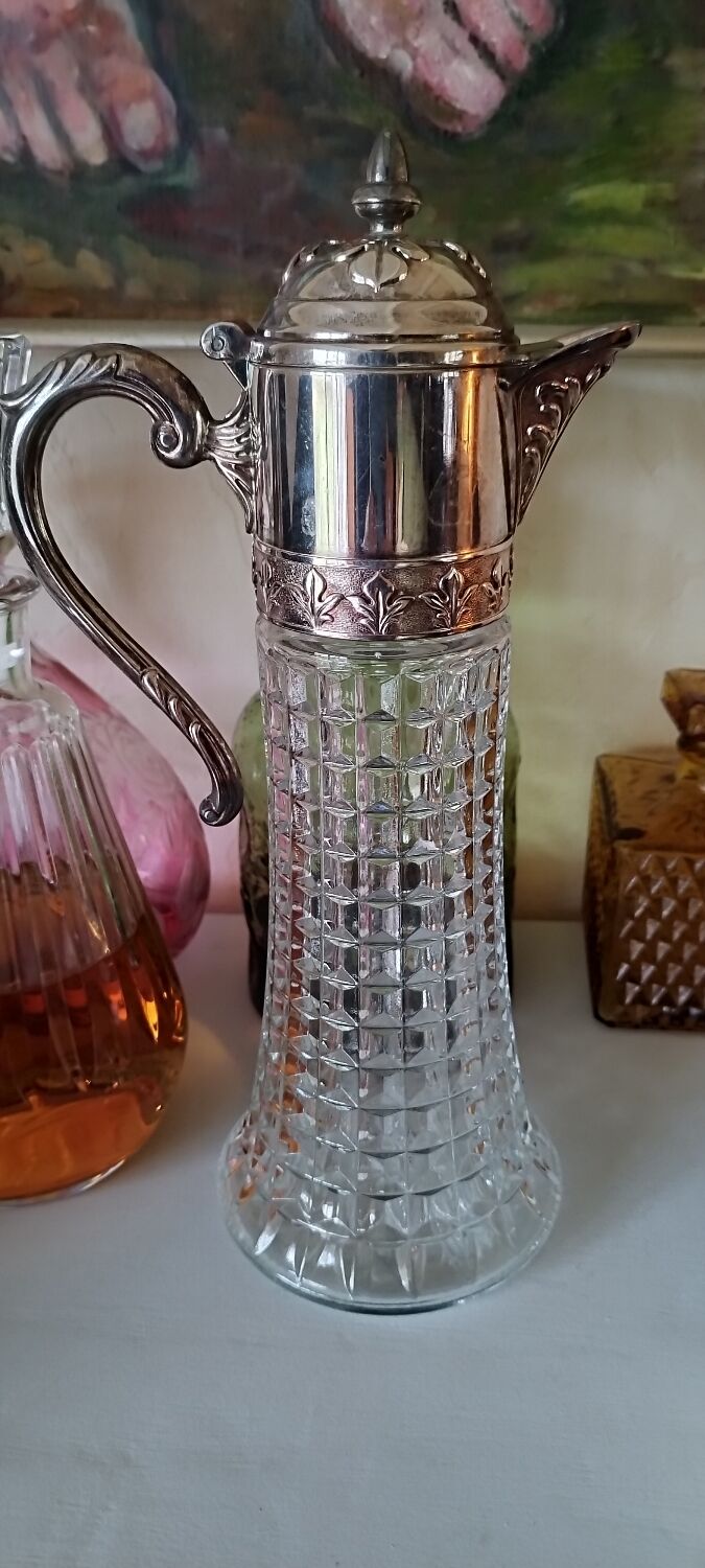 Crystal pouring decanter