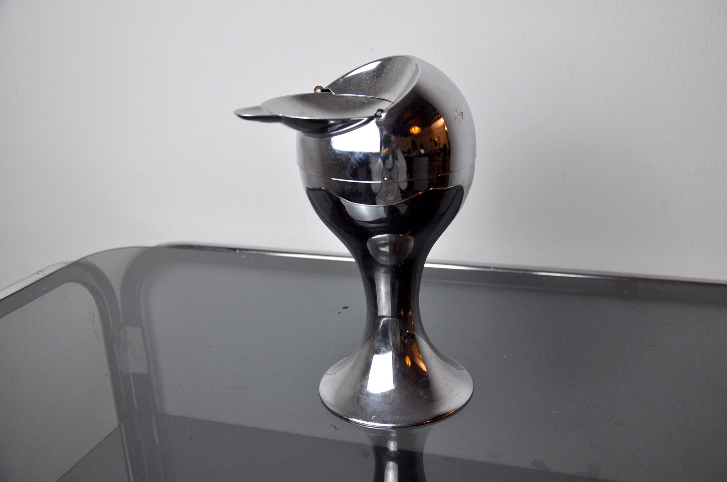Space age ashtray, chrome, italy, 1970