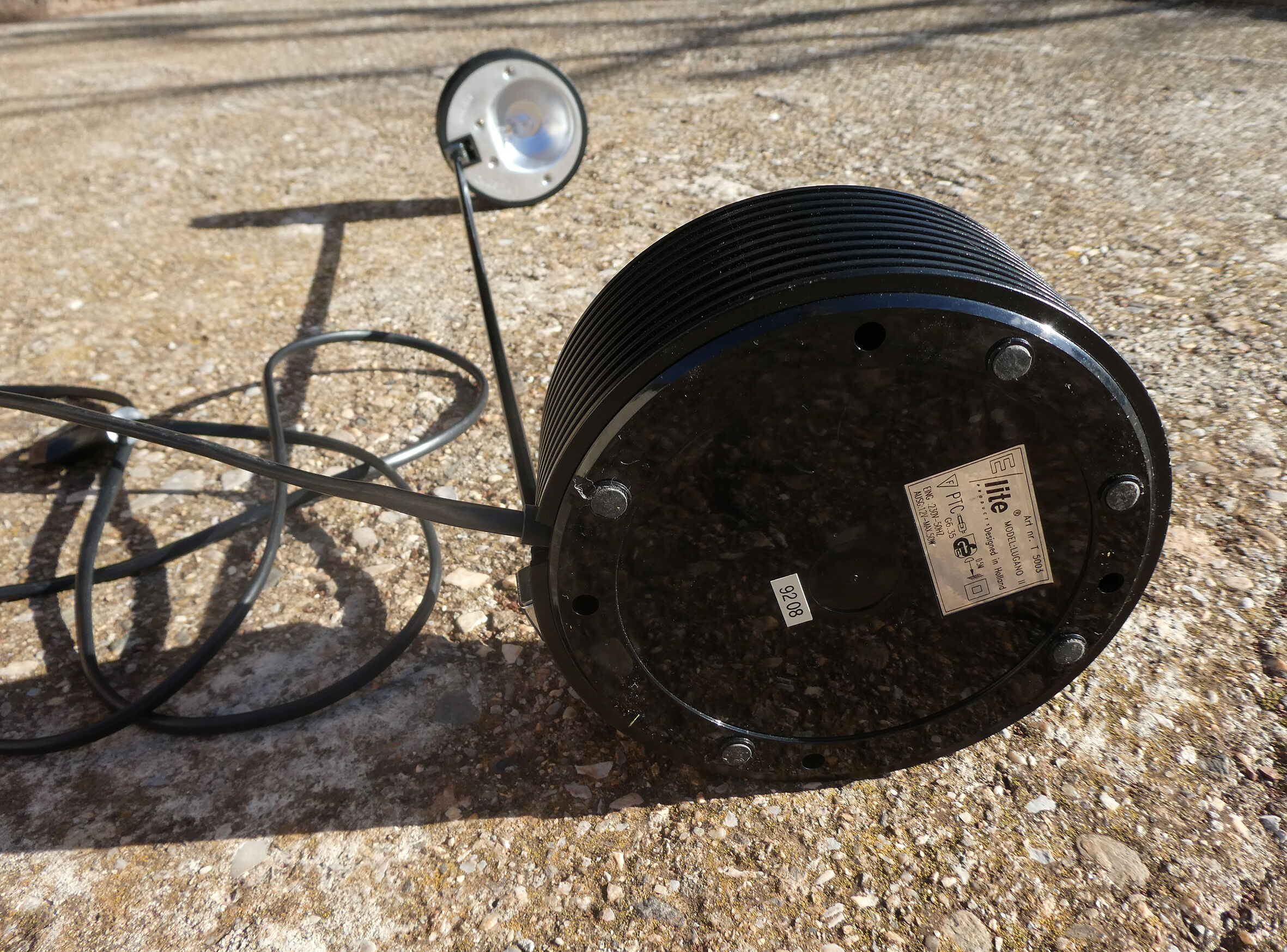 lugano desk lamp from e lite by targetti black