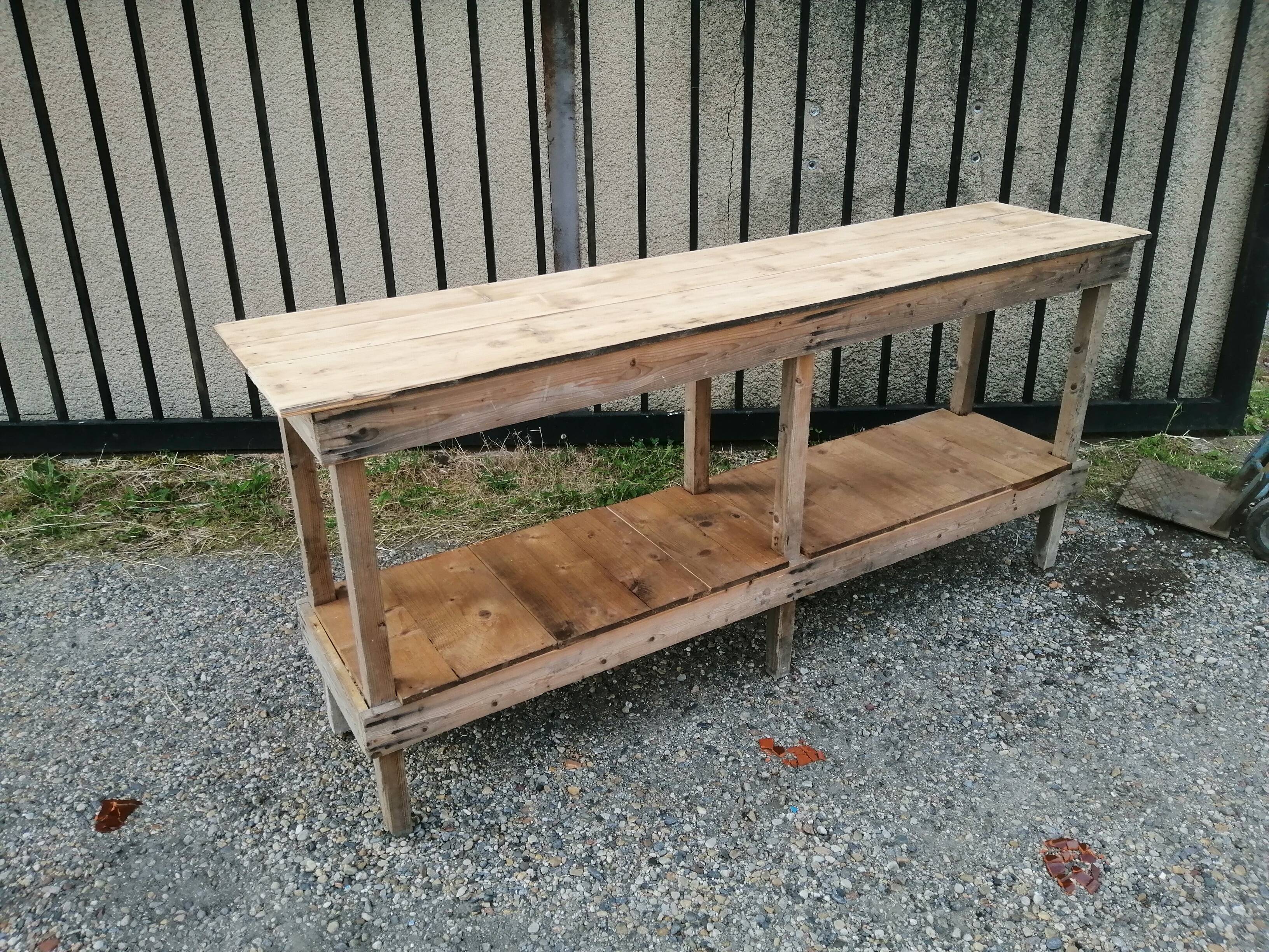 Former fir workshop console