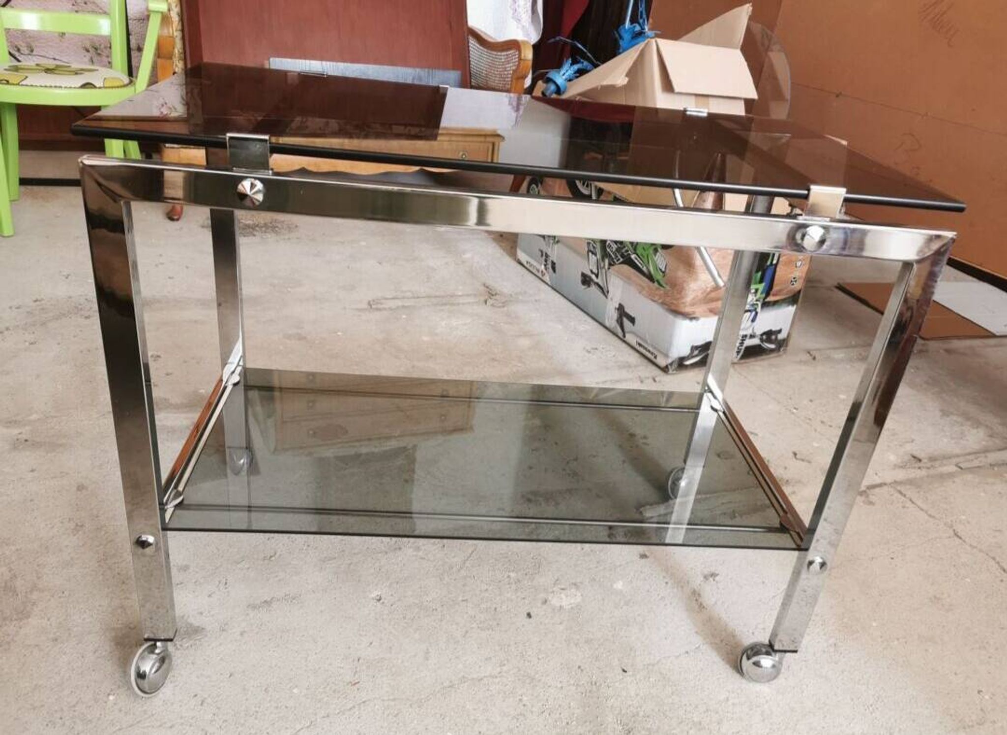 Table d'appoint, desserte, console en verre et métal chromé