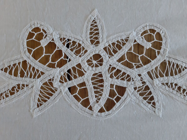 Old tablecloth and 12 towels