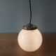 Lot de 3 suspensions art deco avec globe en opaline blanche