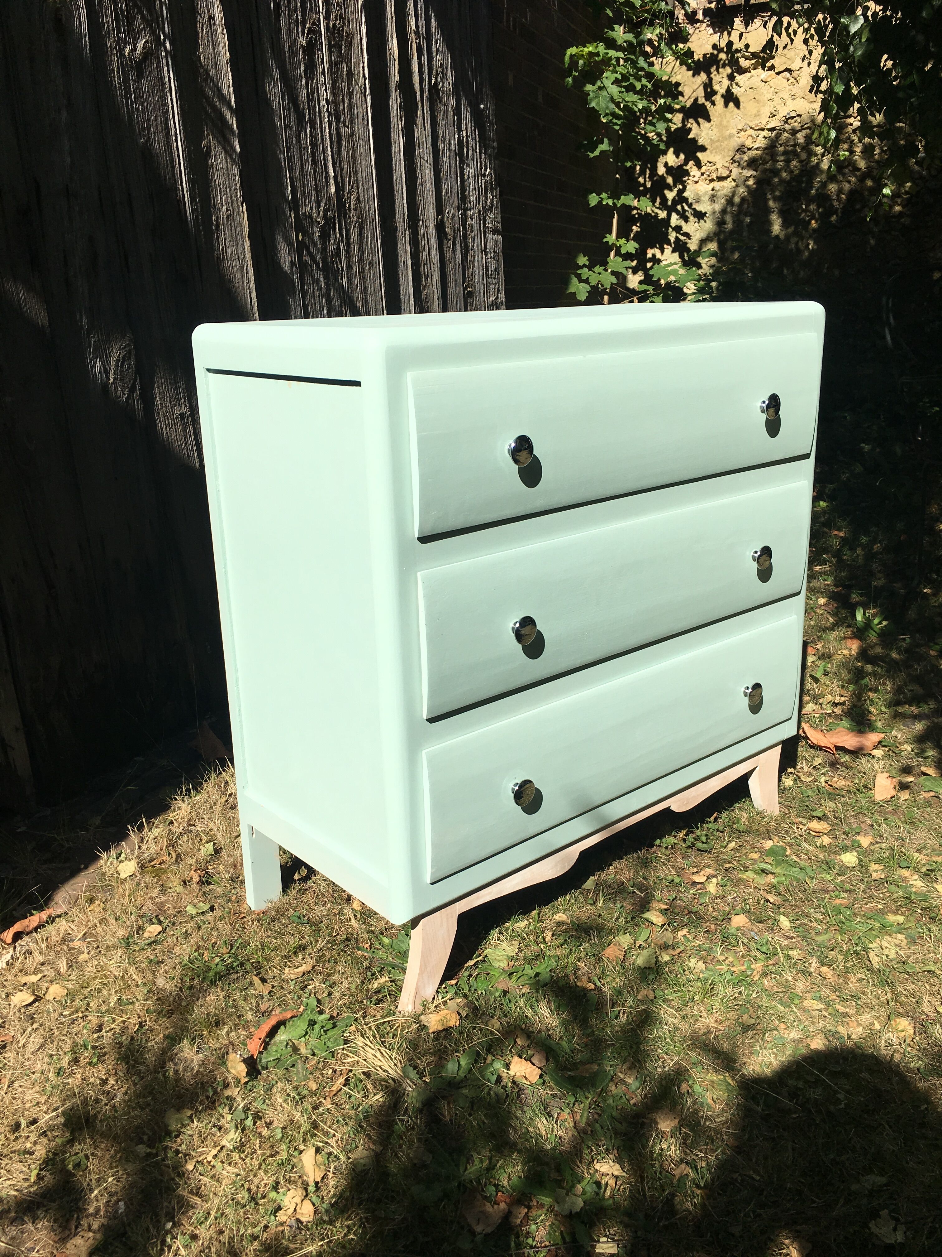 Dresser feet compass 3 drawers pastel green