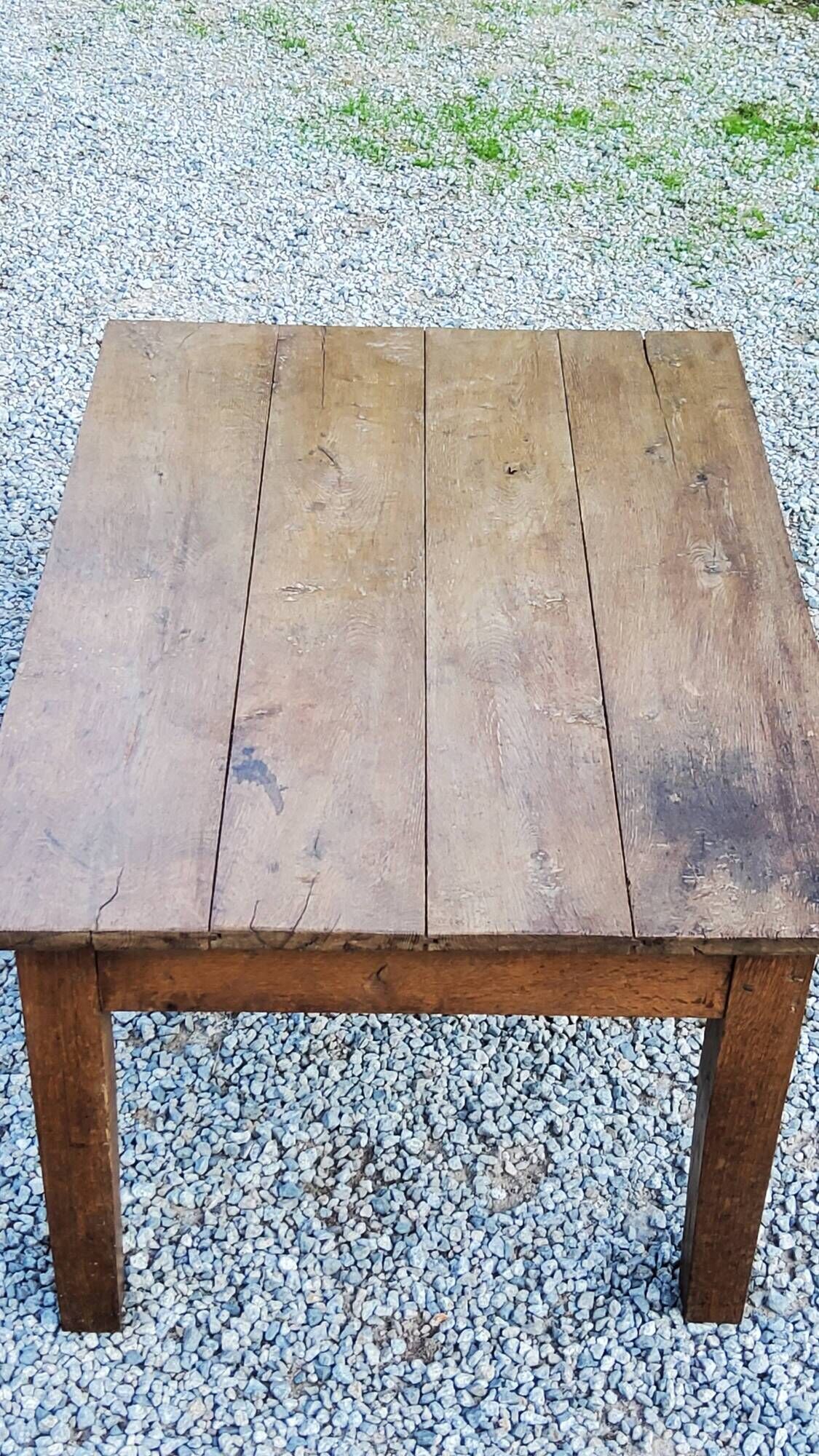 Oak farmhouse coffee table with spindle legs and one drawer, late 19th century