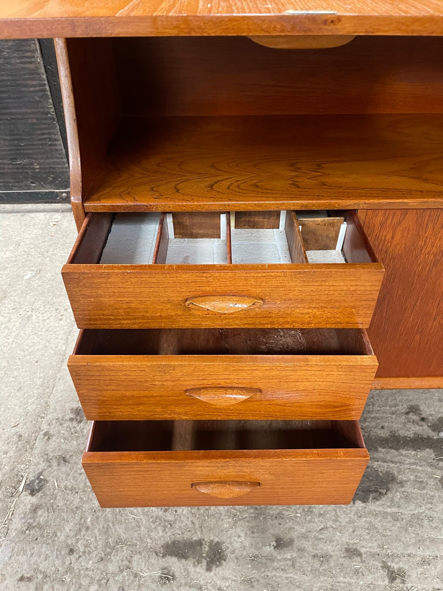 Buffet mid-century