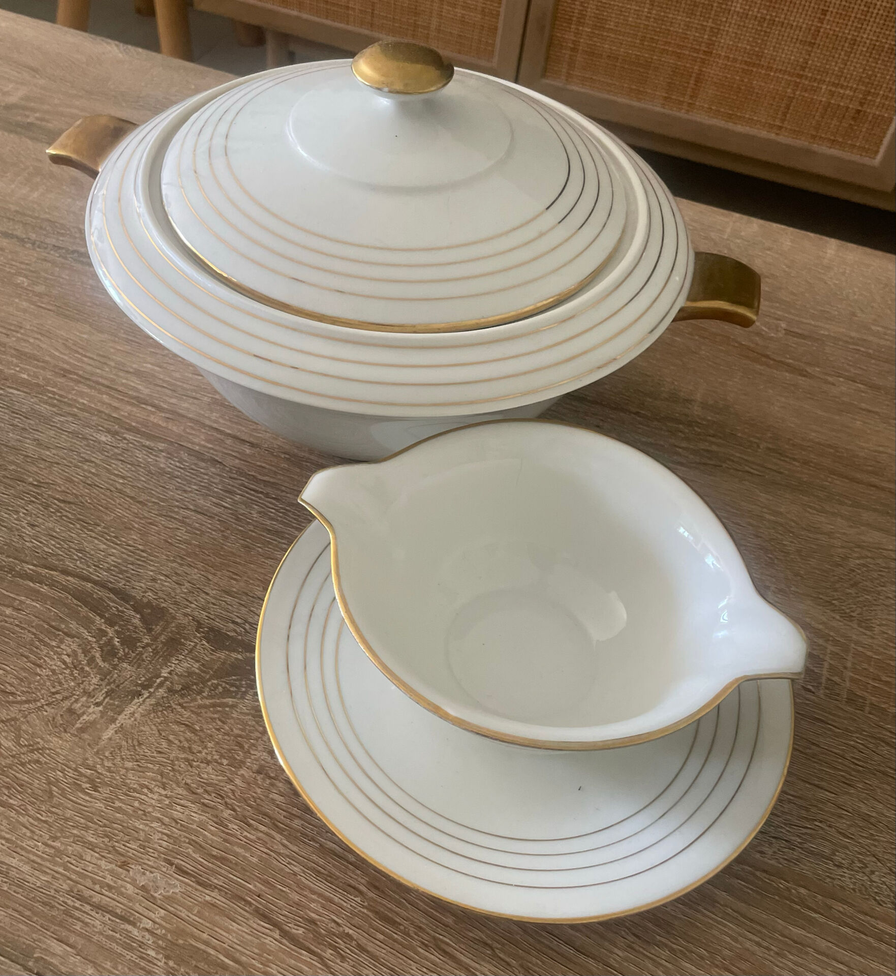 Soupière UHL France et saucière assortie