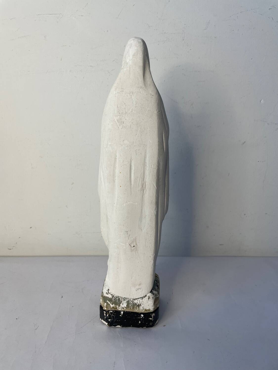 Ancienne vierge en plâtre