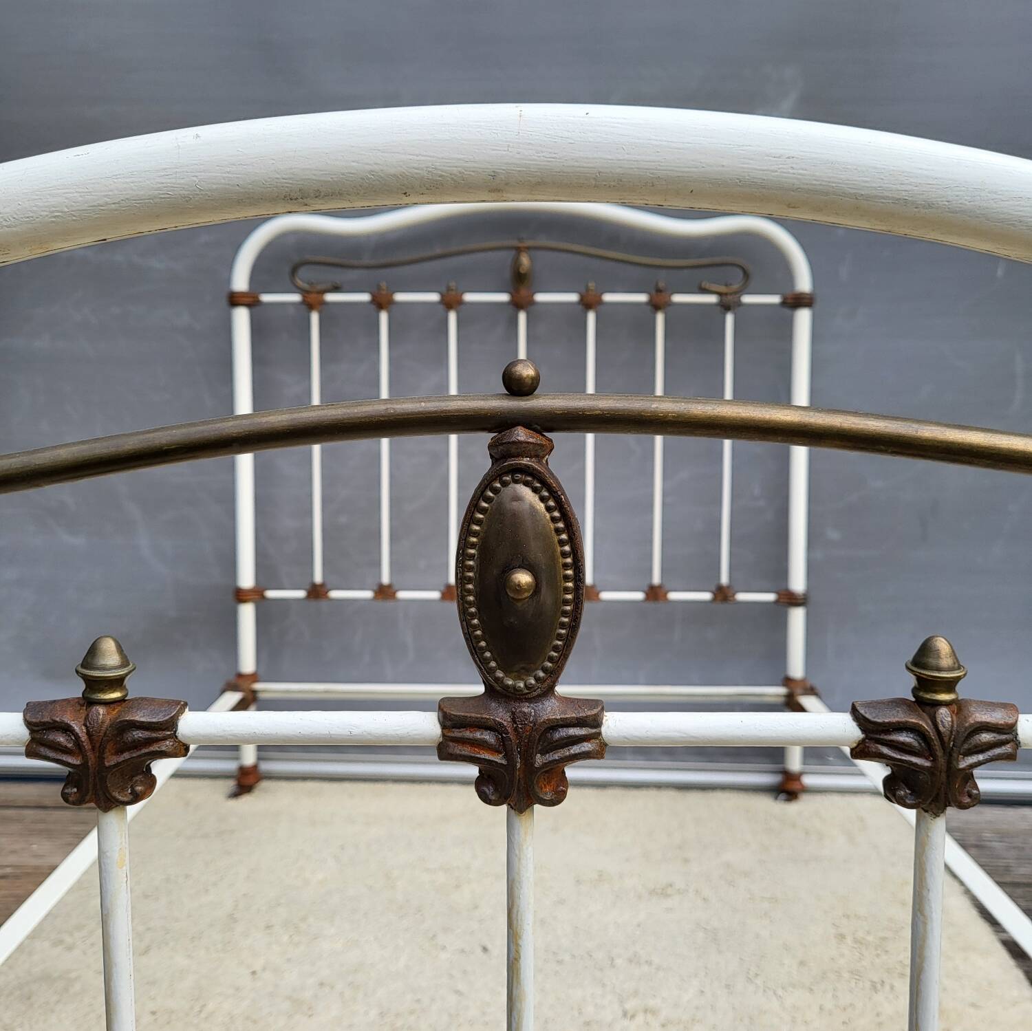 Art Deco Accolade Bed on Casters 190x120