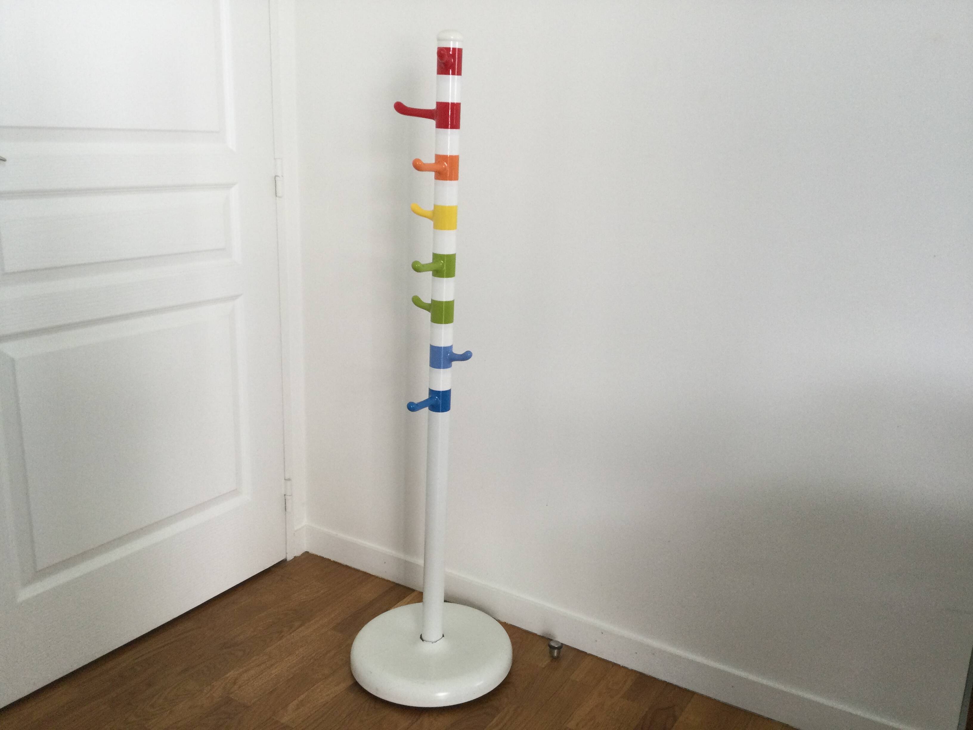 Vintage designer coat rack by Krokig Memphis