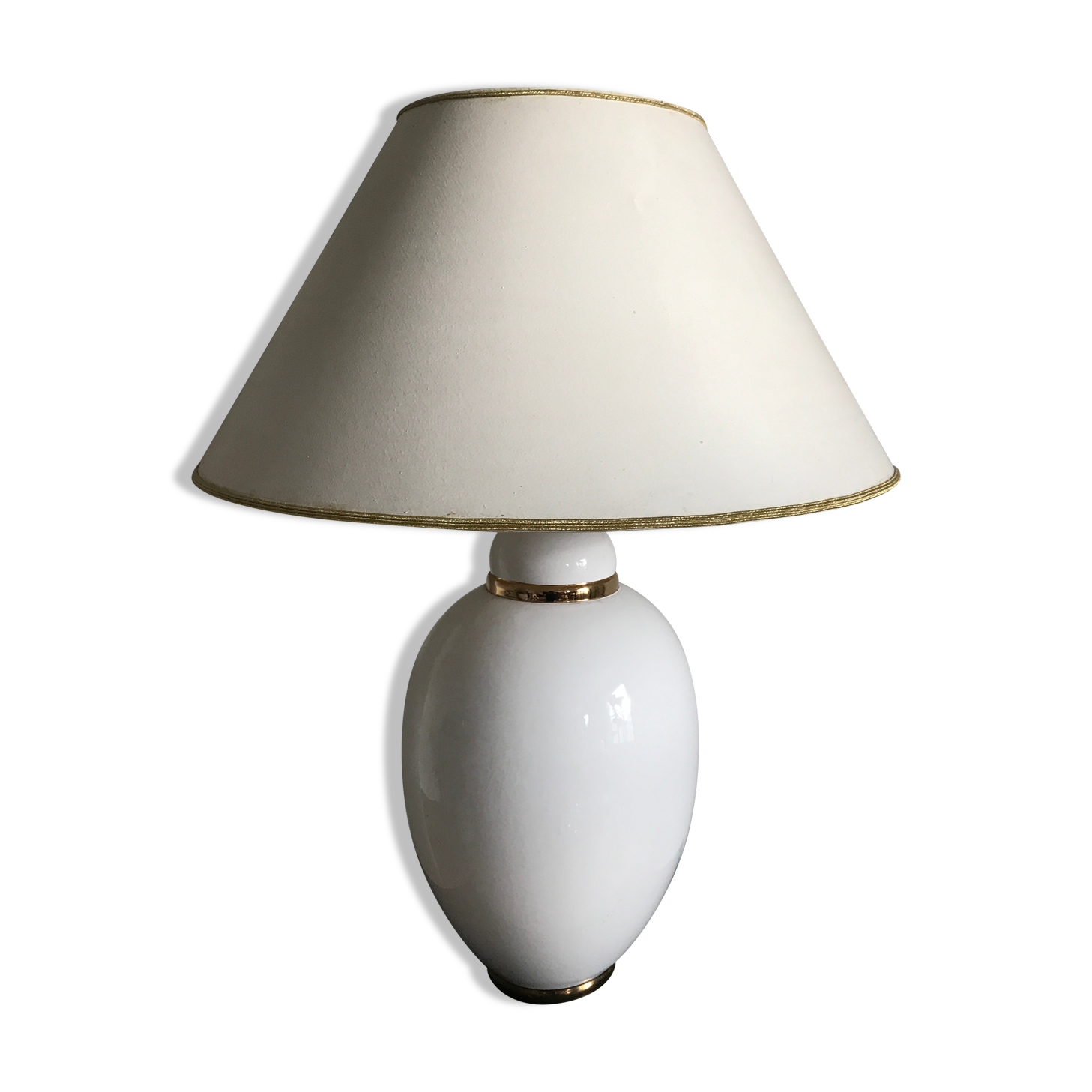 White ceramic lamp