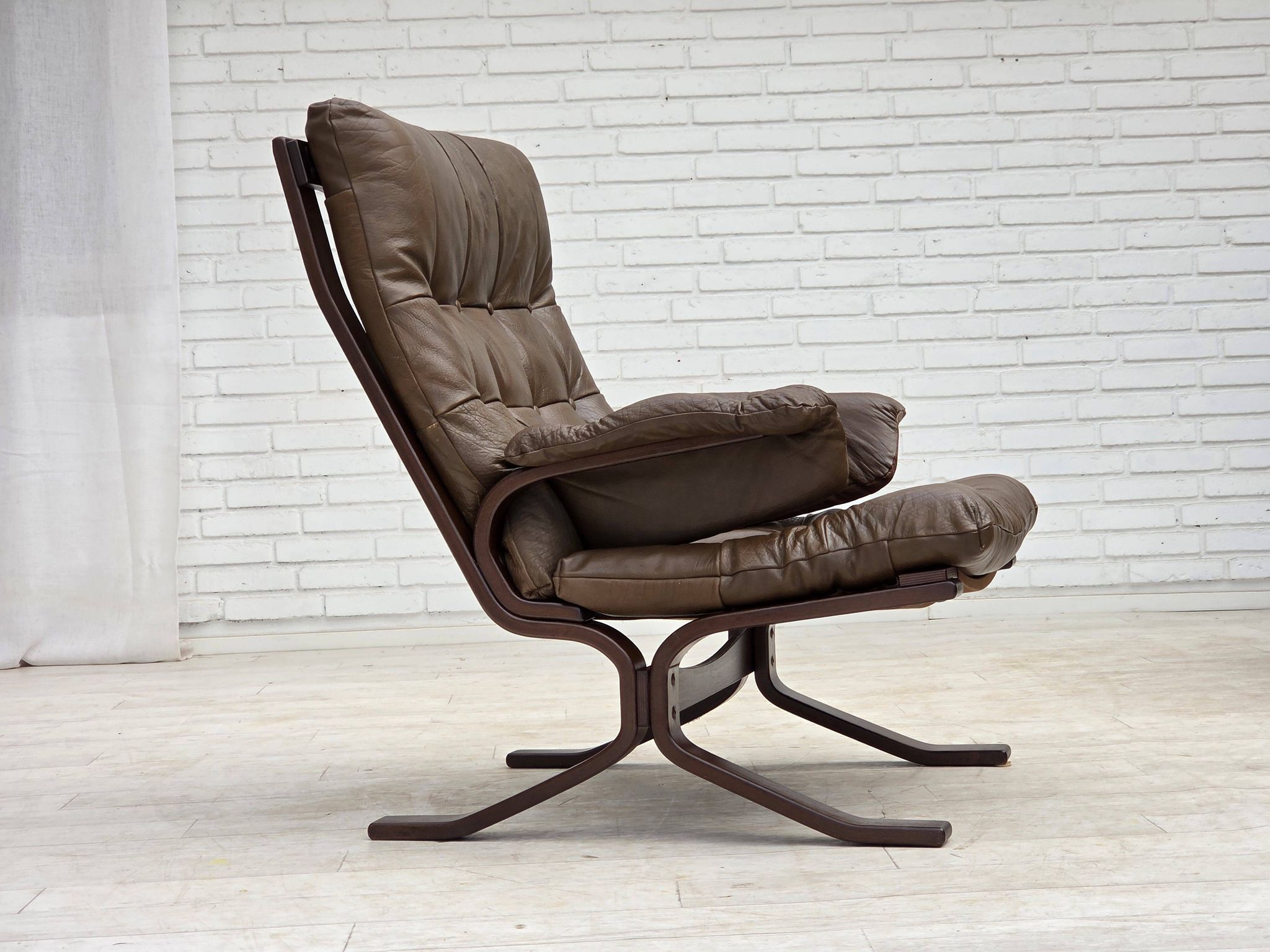Fauteuil en cuir de meuble marron, années 1970, design scandinave,