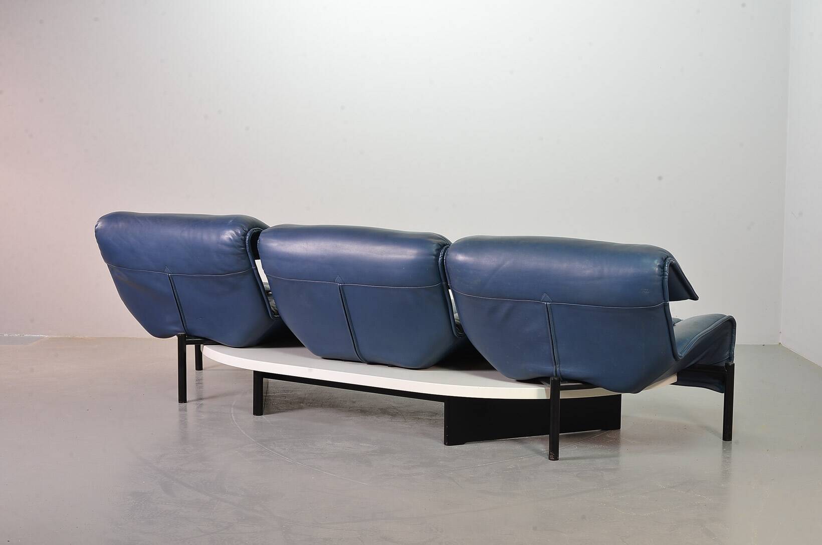 Vico Magistretti 3-Seat Flexible Cassina Blue Leather 'Veranda' Sofa, Italy