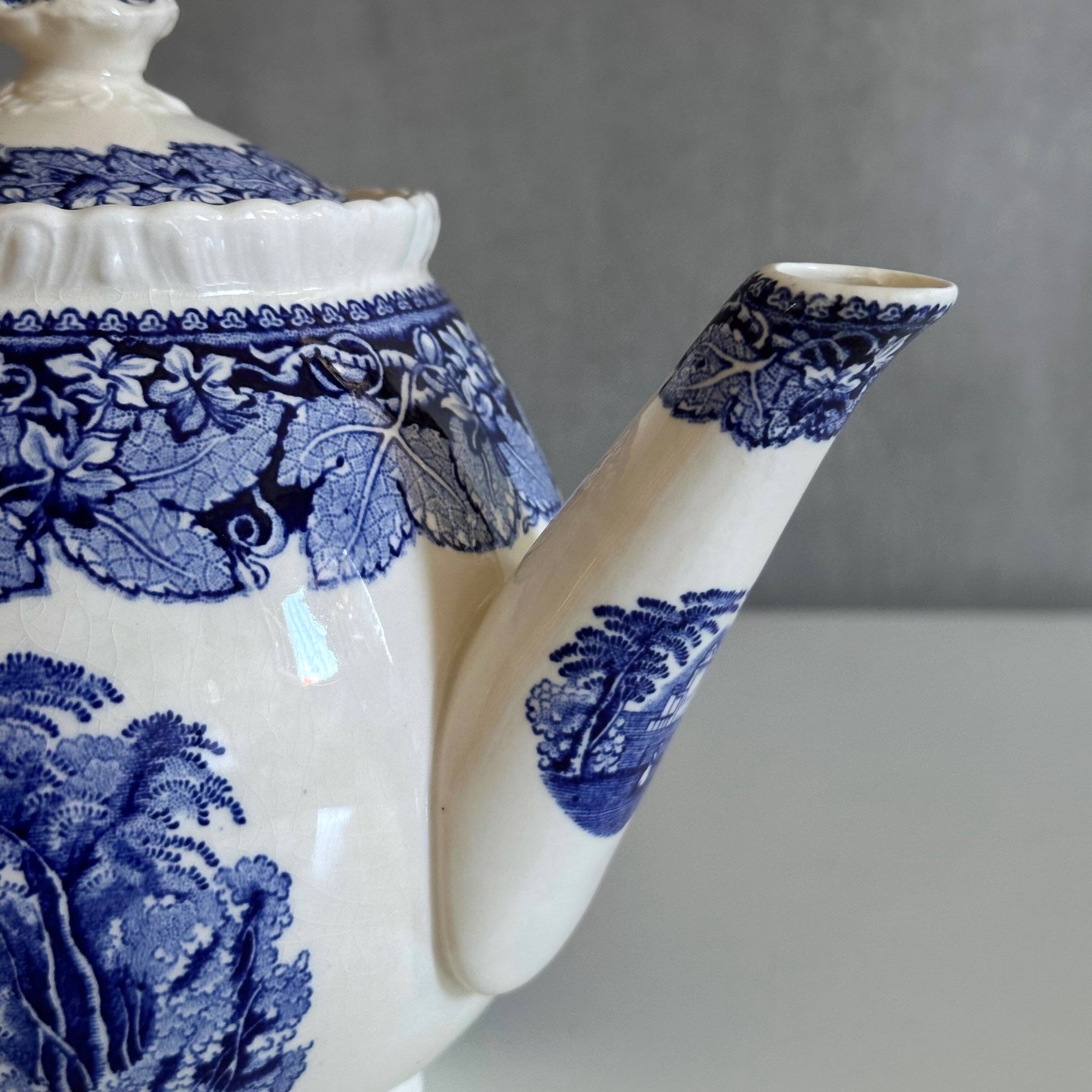 Théière « Vista Blue » de Mason – Faïence anglaise bleue et blanche