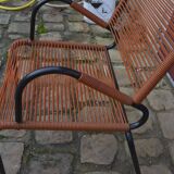 Paire de fauteuils scoubidou vintages.