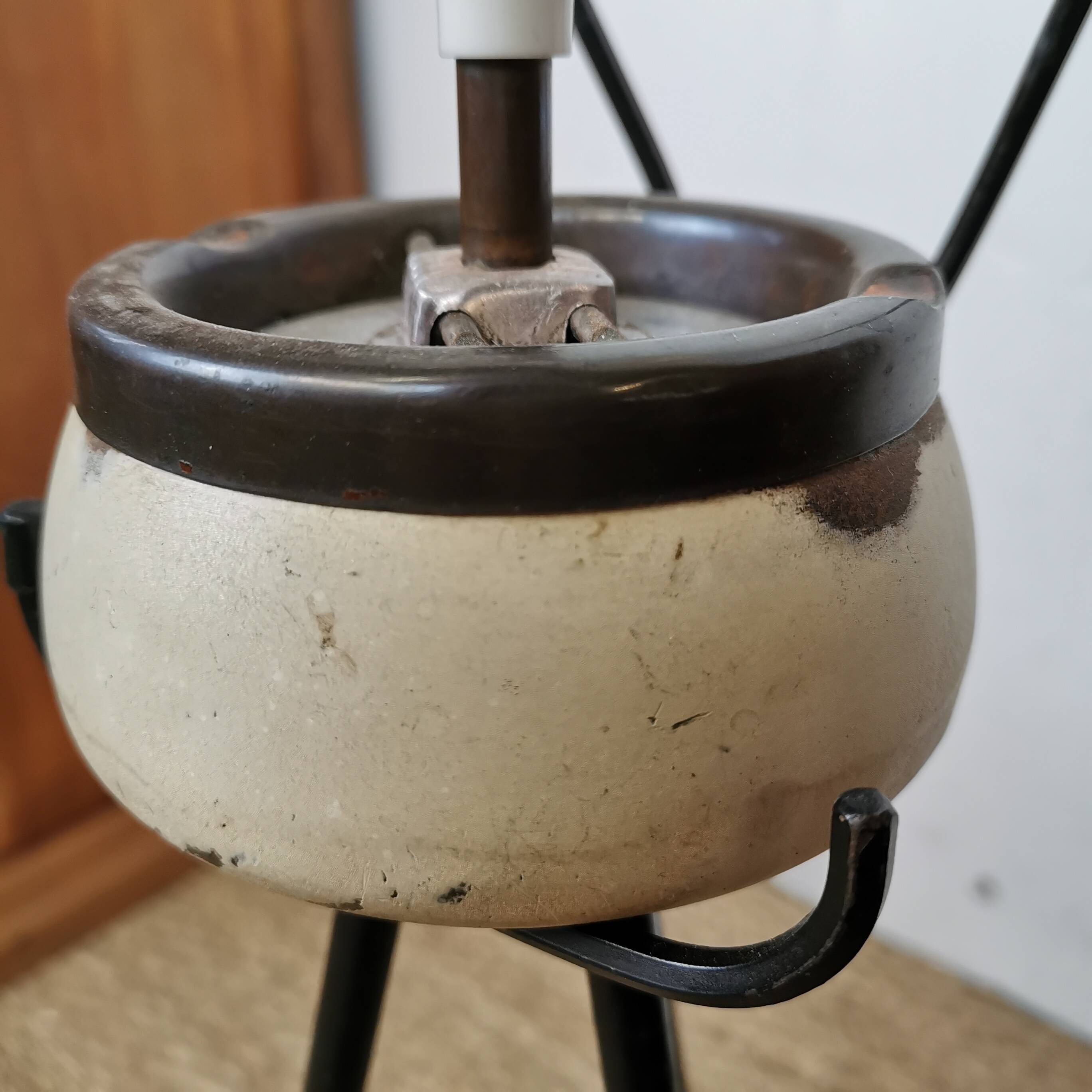 Ashtray on foot - 1970s