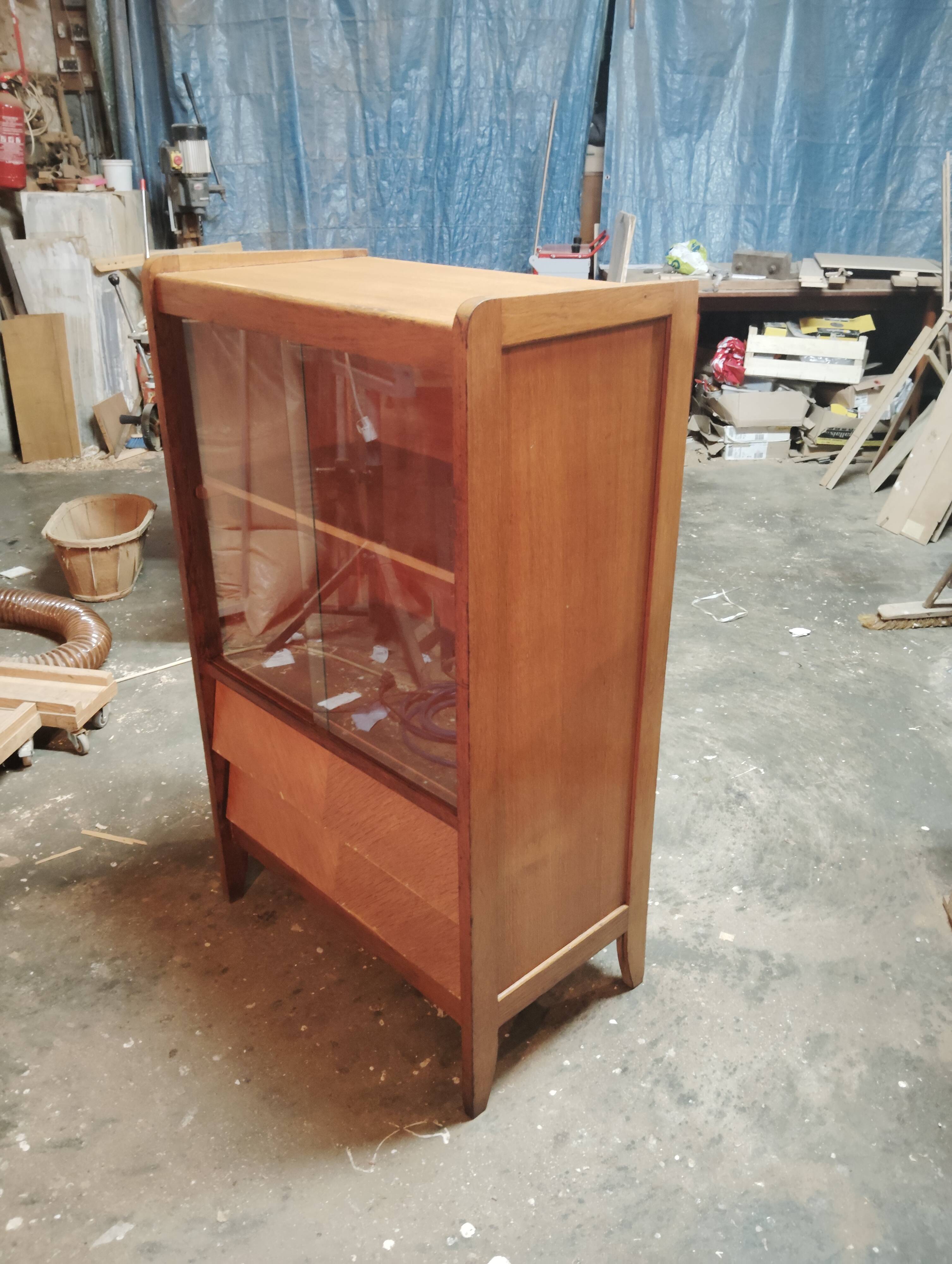 Vintage display cabinet with 2 drawers