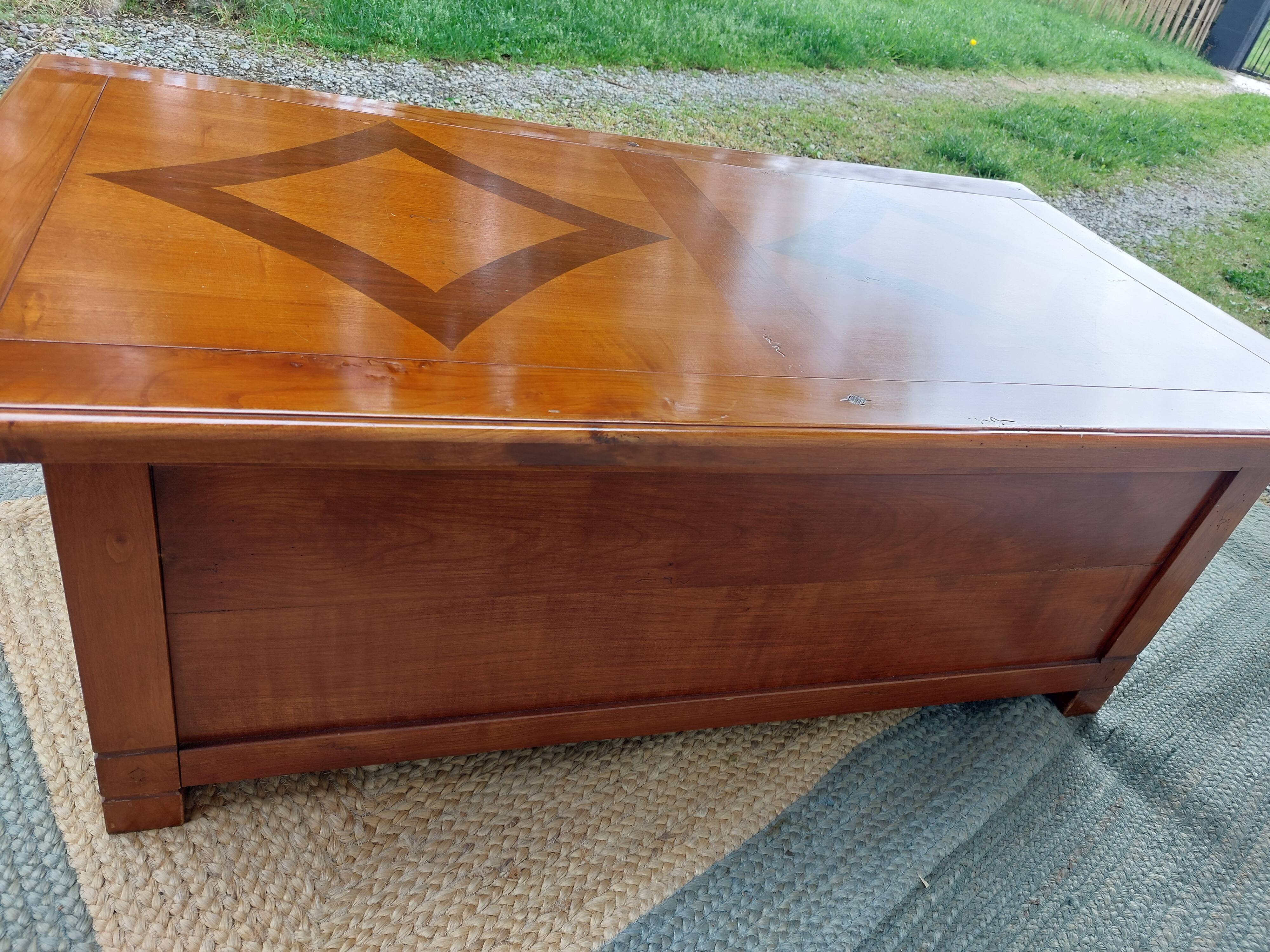 Solid wood coffee table, large drawer