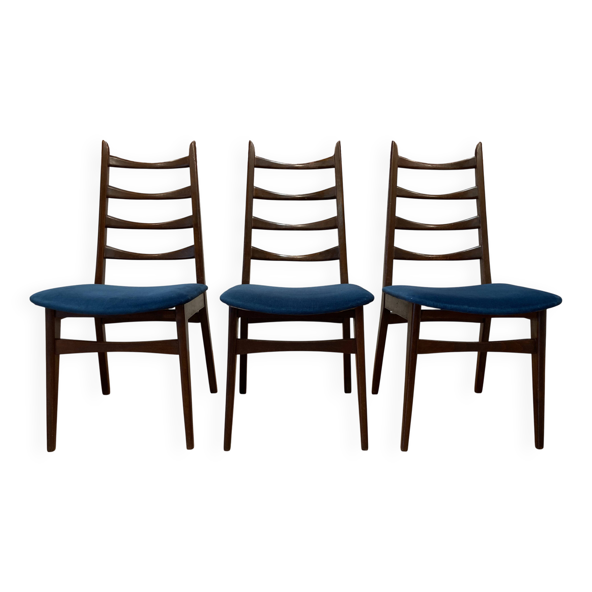 Suite de 3 chaises "design scandinave".