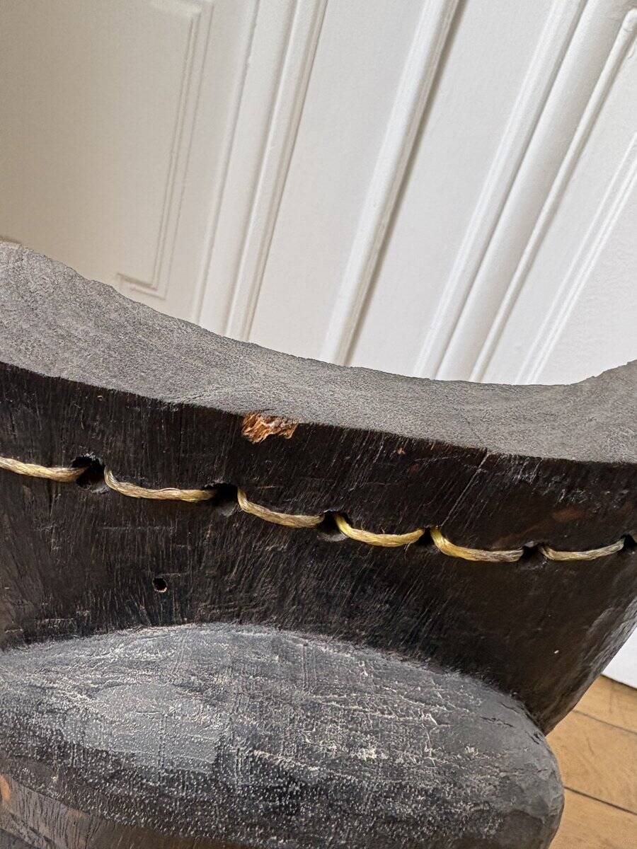 Masque africain en bois sculpté