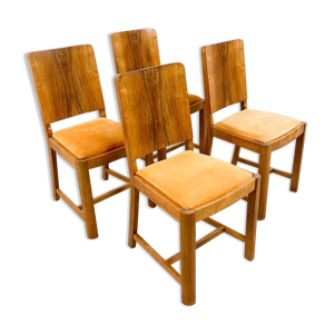 ensemble de quatre chaises