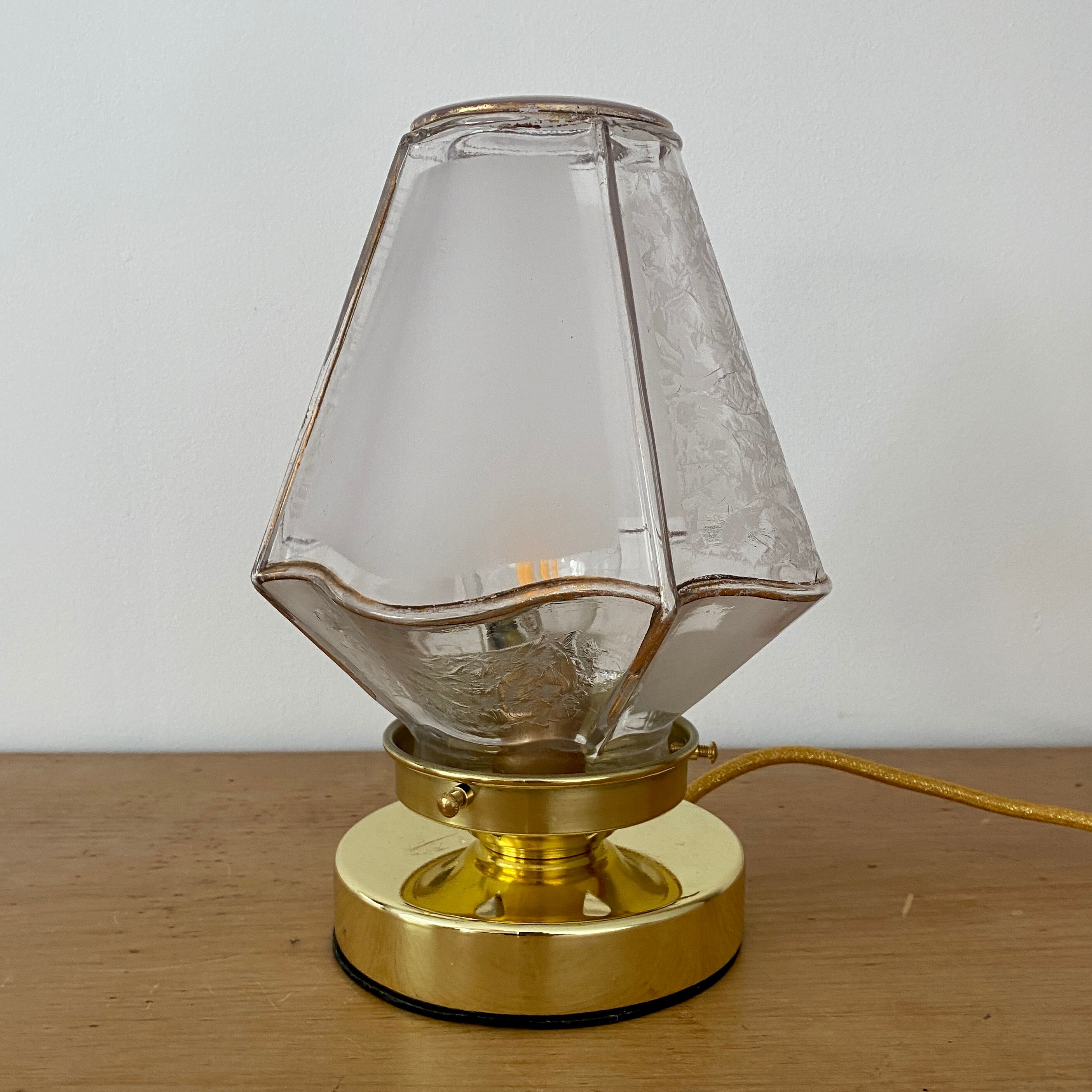 Table lamp globe vintage art deco white and gold