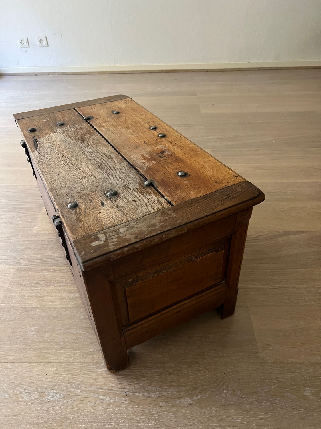 Storage box