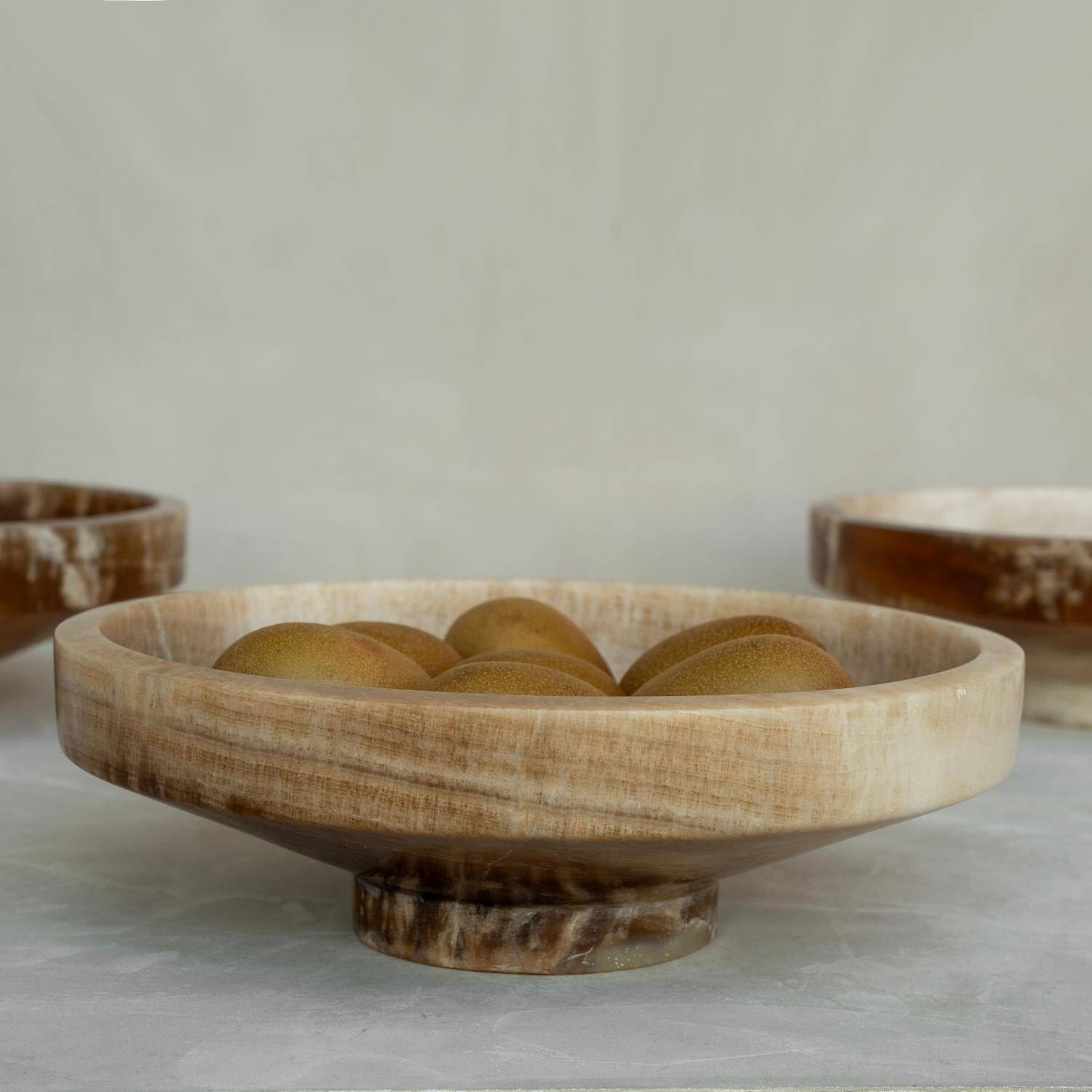 Narrow bowl in onyx