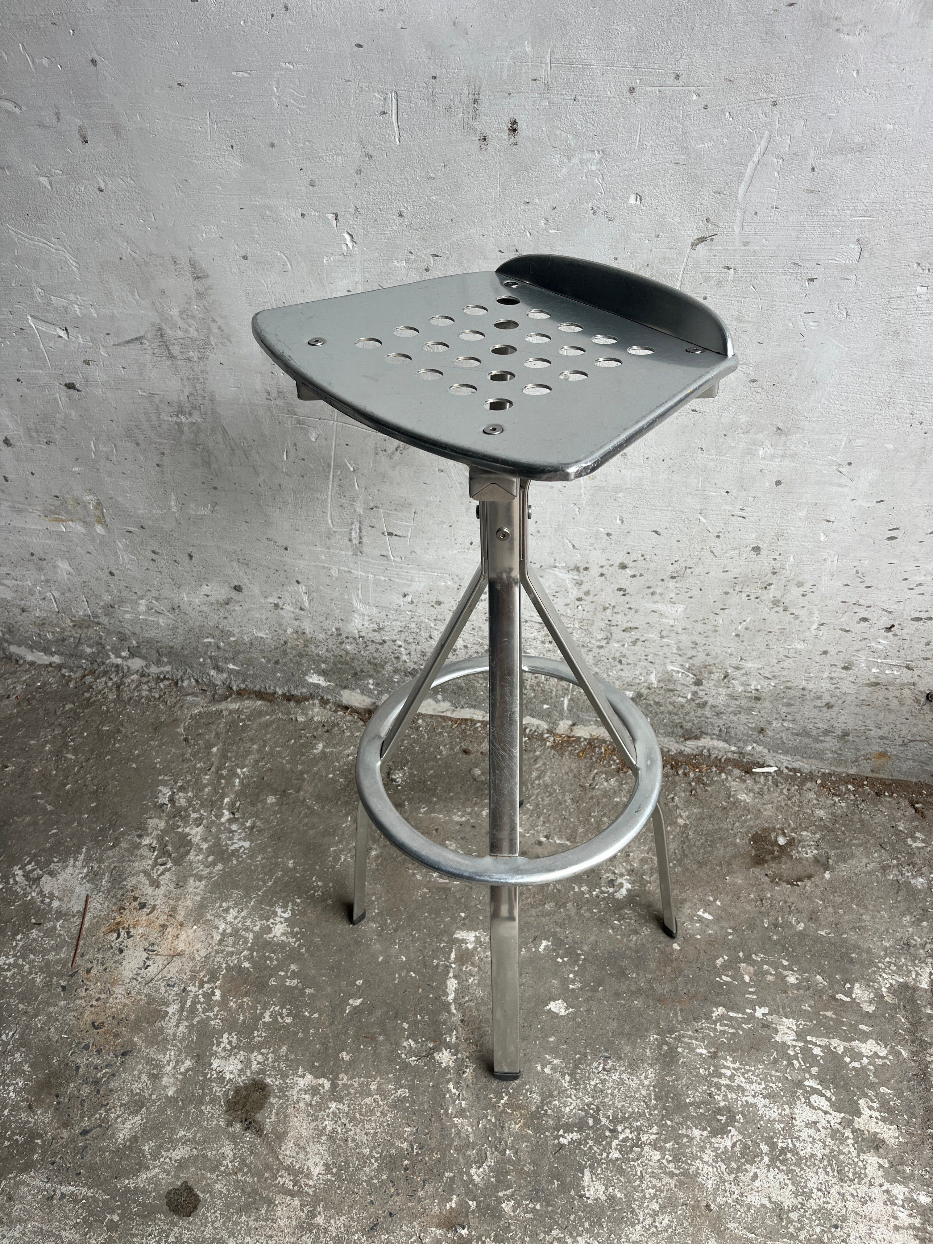 Industrial aluminium bar stools – set of 6