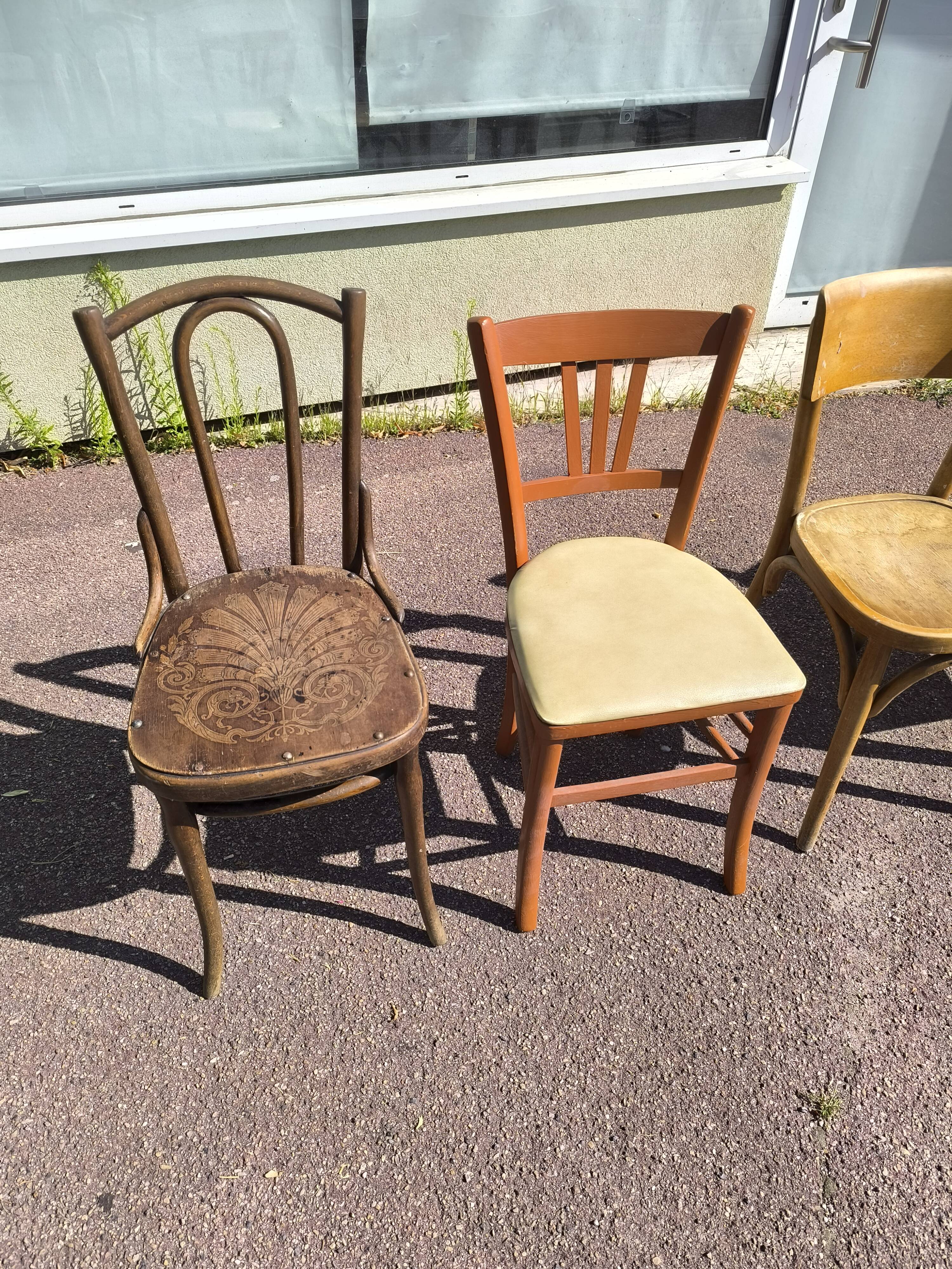 Lot de 6 chaises de bistrot dépareillées bois vintage