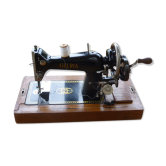 Gelria black metal sewing machine