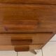 Commode vintage pied compas