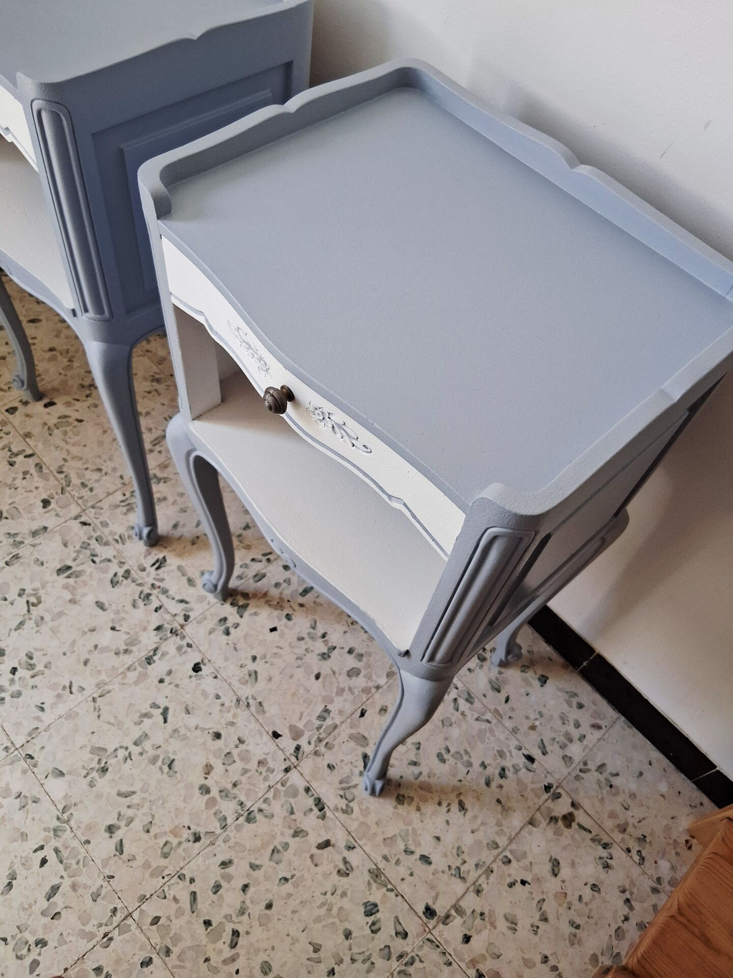 Set of 2 bedside tables