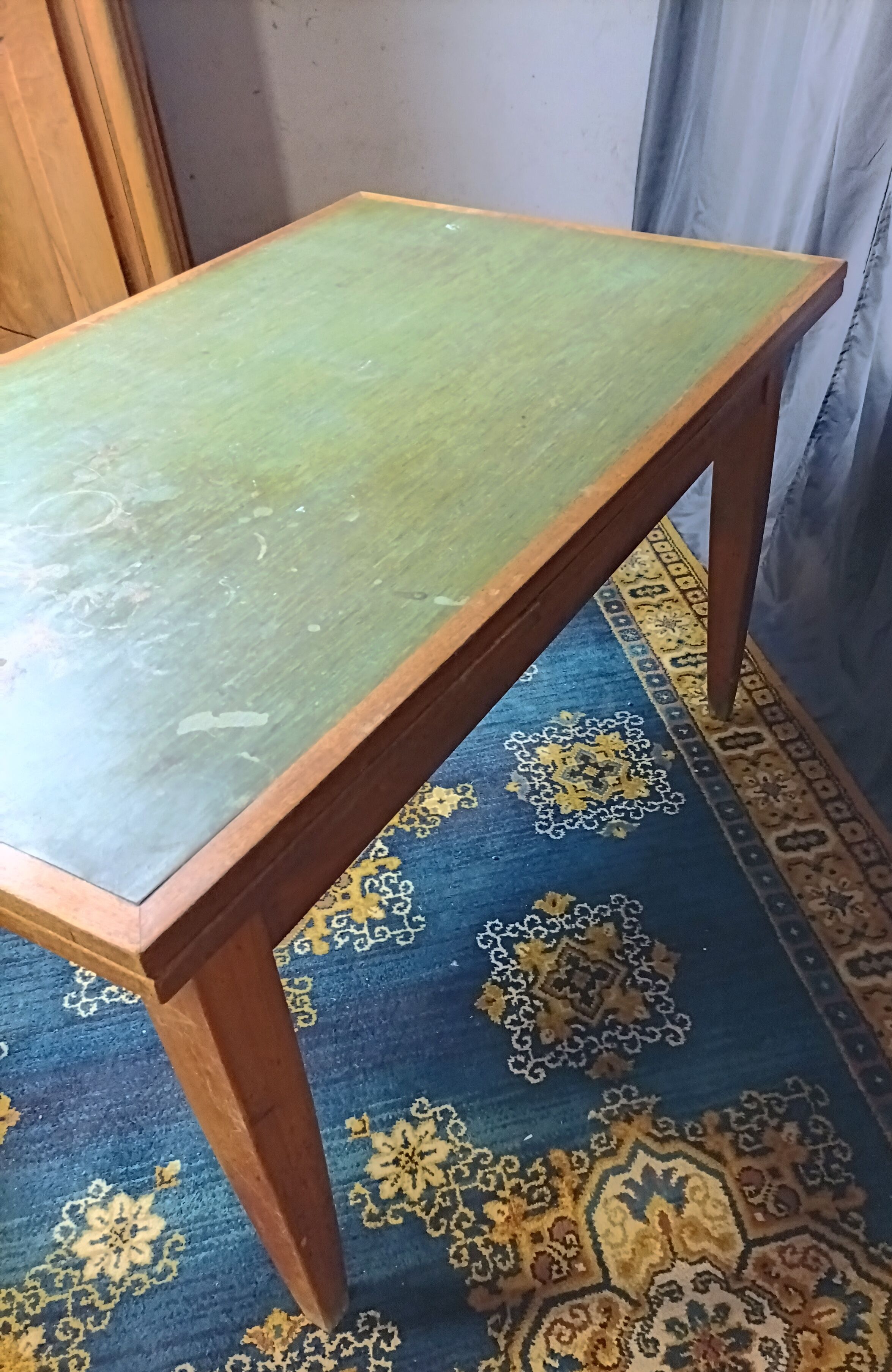 Vintage oak extendable table
