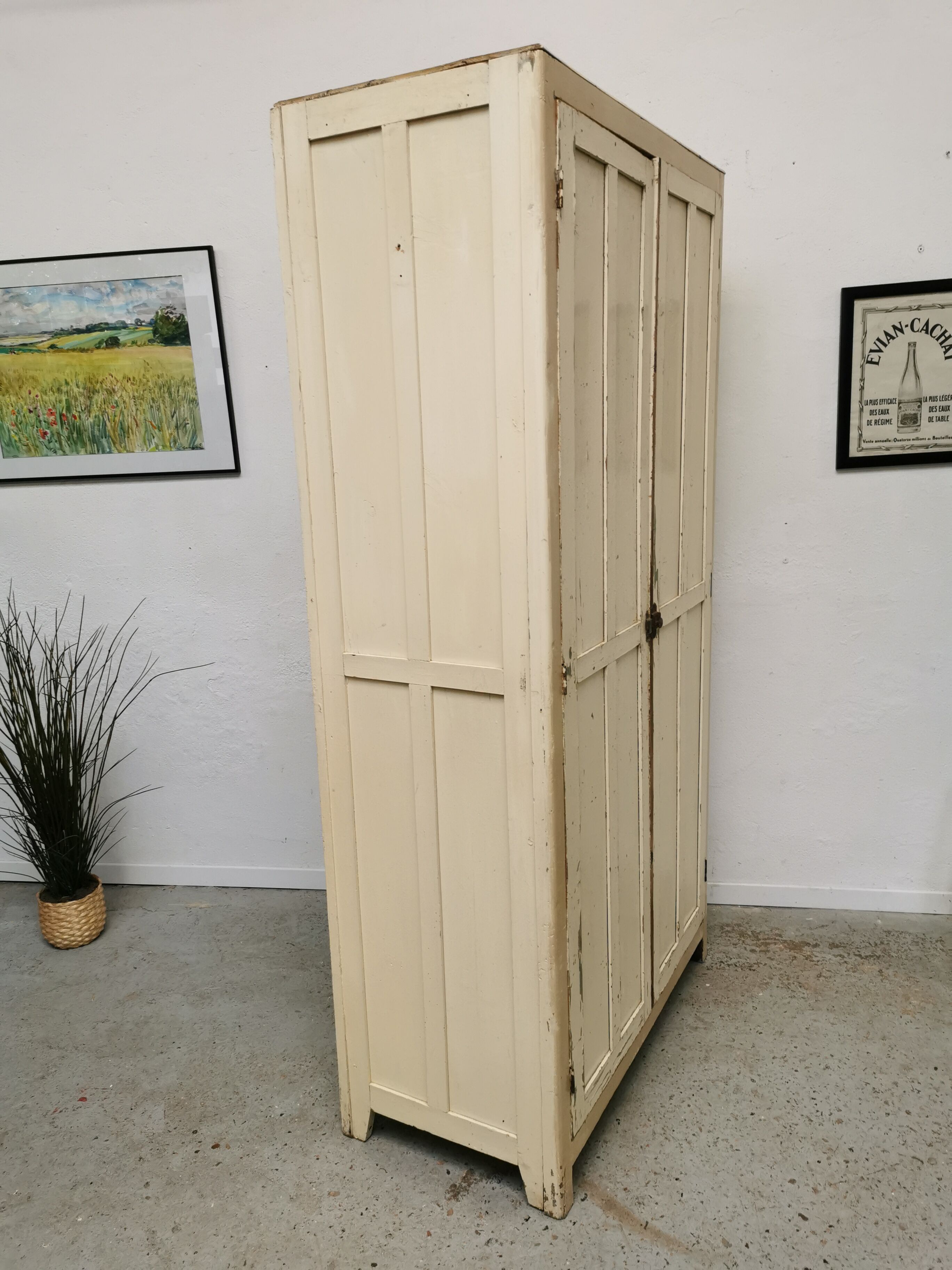 Armoire parisienne