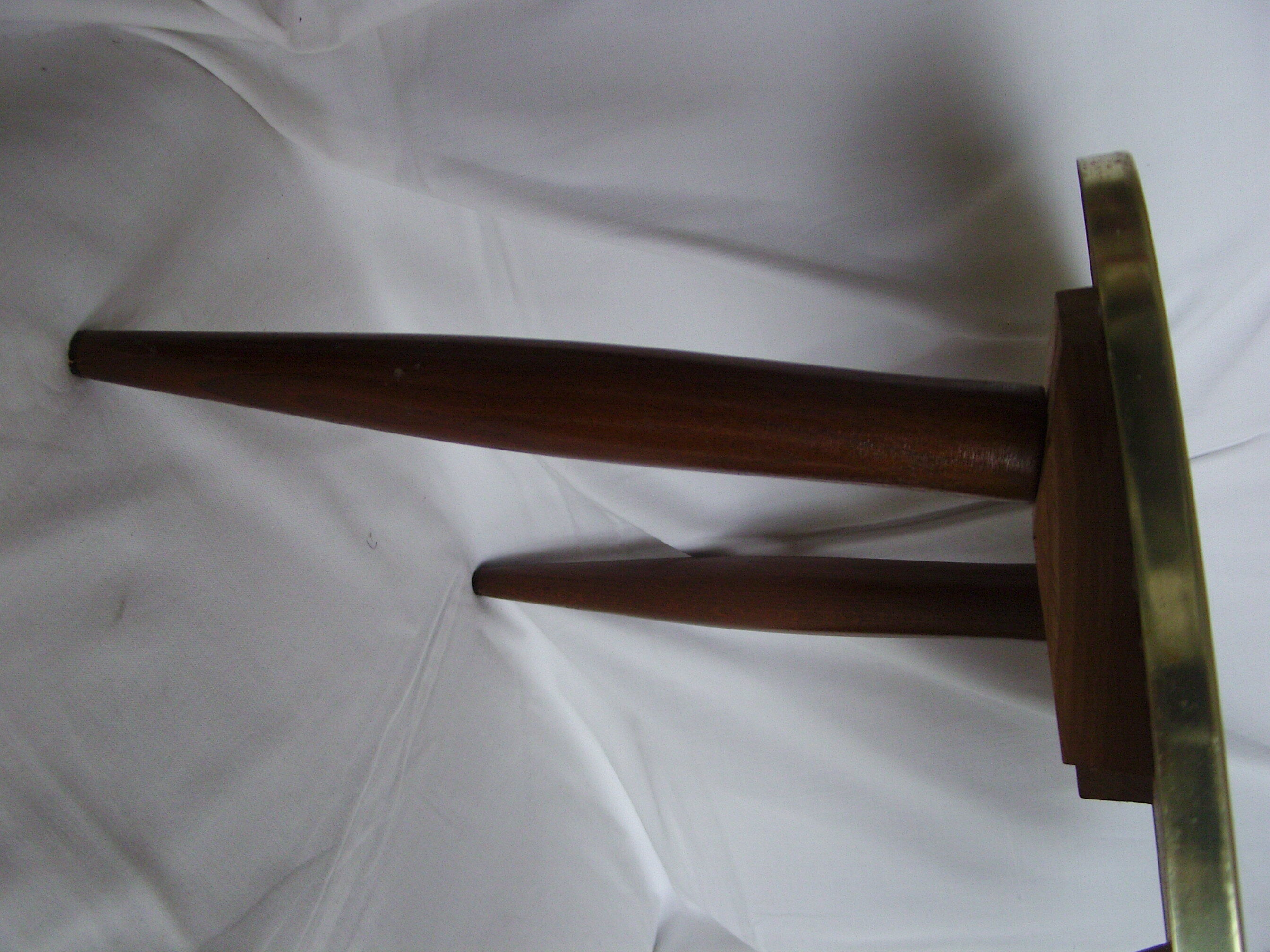 Plant holder tripod in red formica