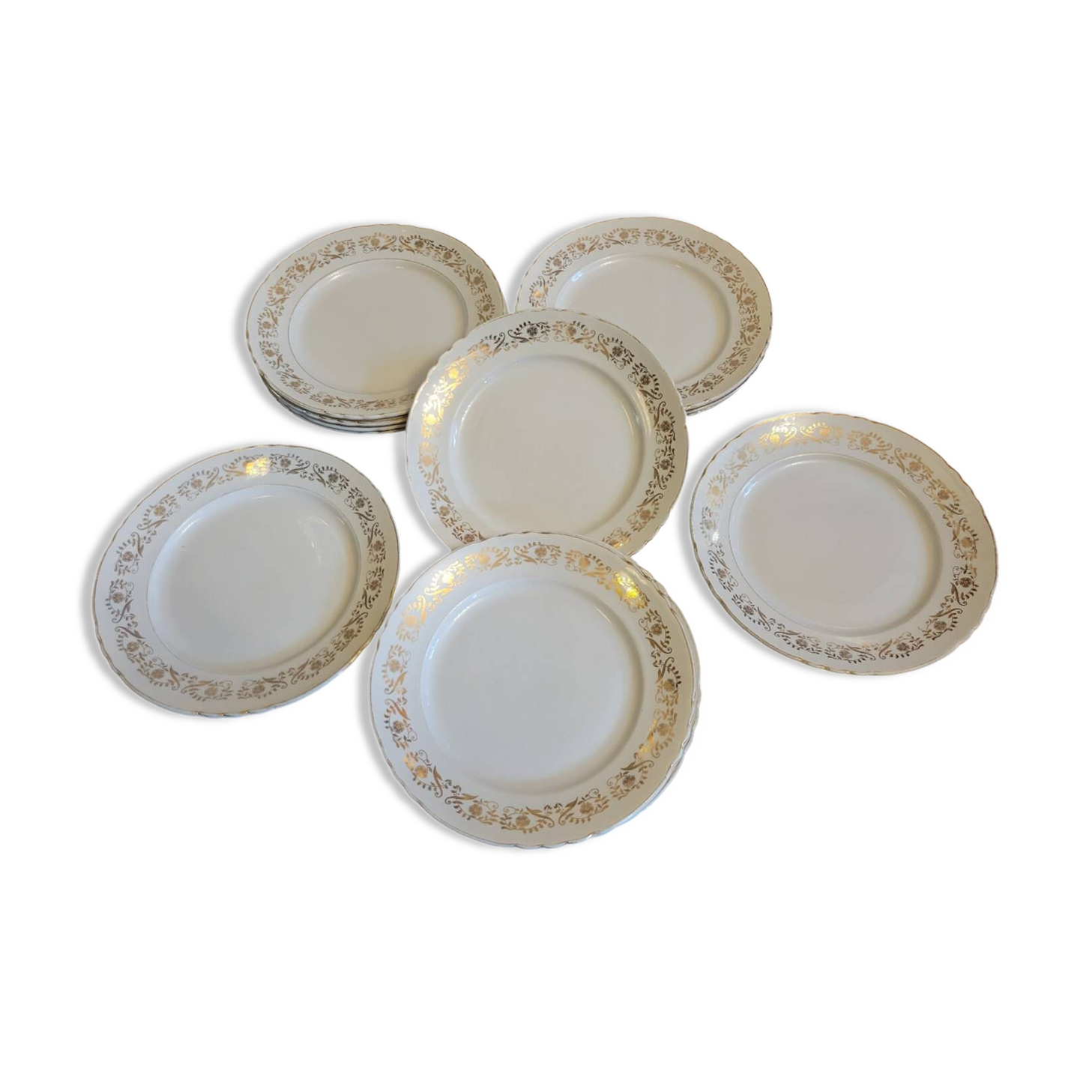 16 flat gold plates from Orchies porcelain