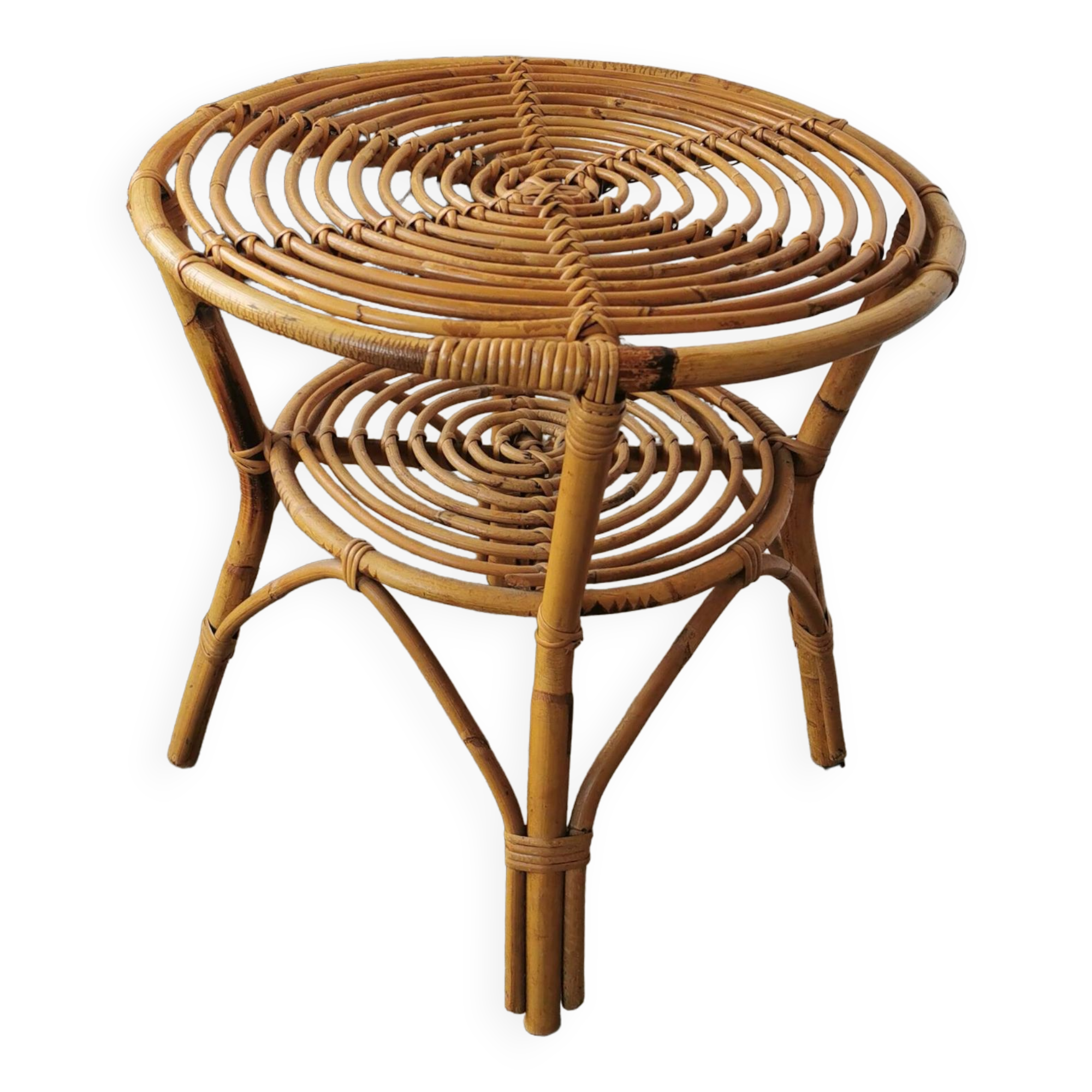 Round rattan table