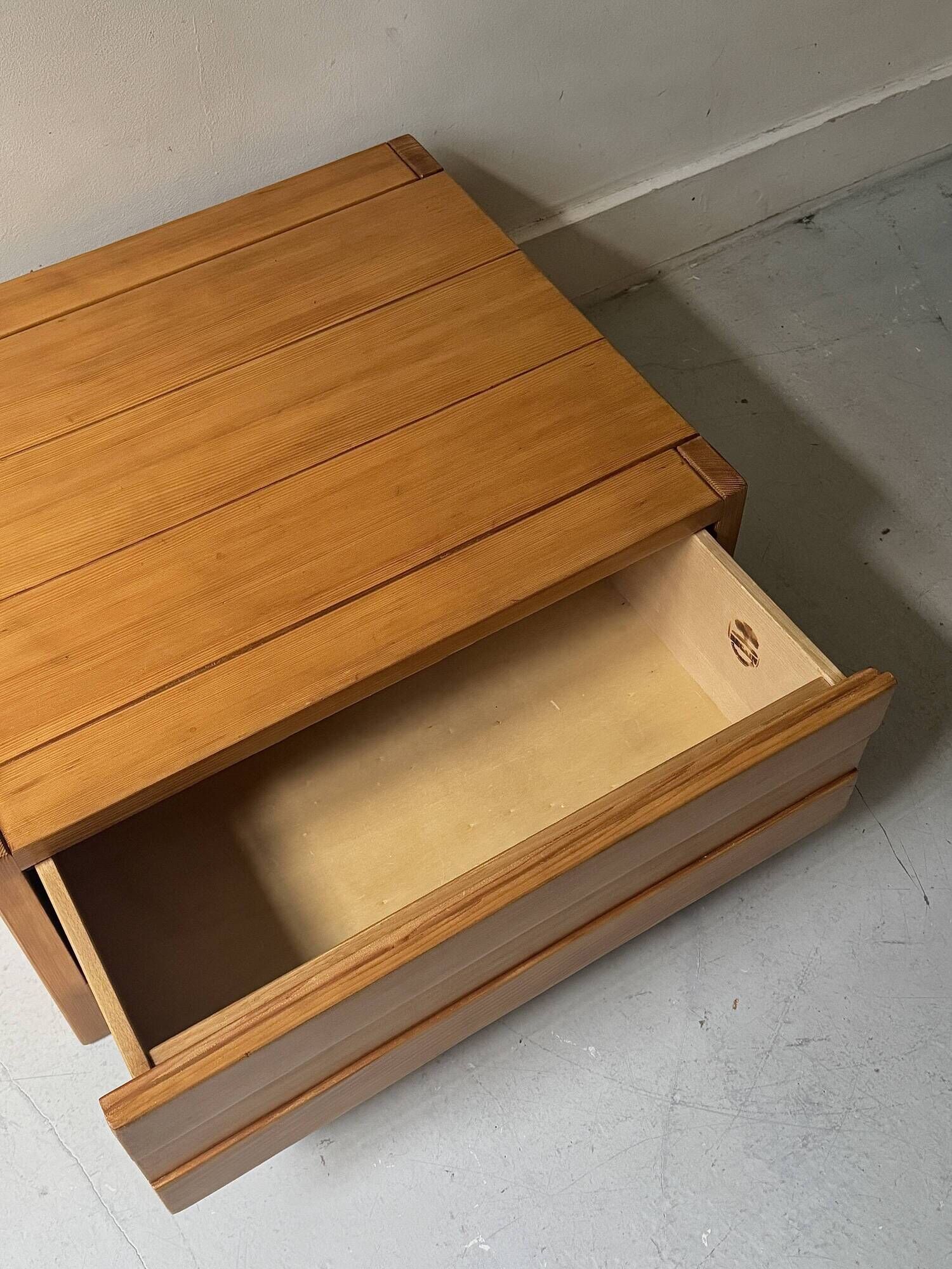 Low bedside table, accent table in elm wood, Maison Regain, France 1970.