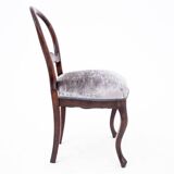 Table et 4 chaises en bois et tissu, Europe du Nord vers 1870