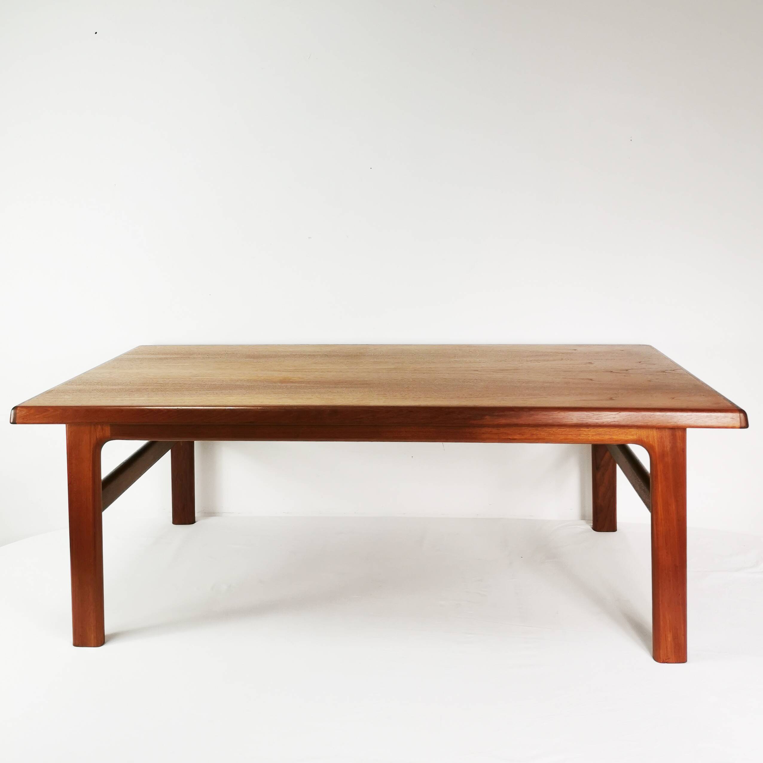 Coffee table - Mid Century bench, teak, Denmark, 1970s.
