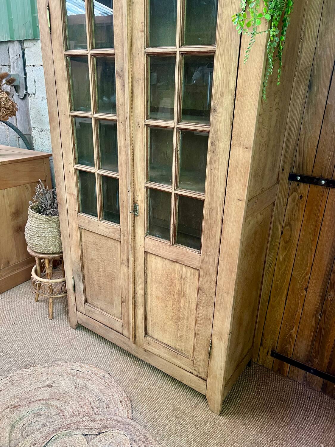 Vintage showcase