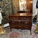 Commode galbée