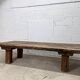 Ancienne table basse industrielle robuste en chêne