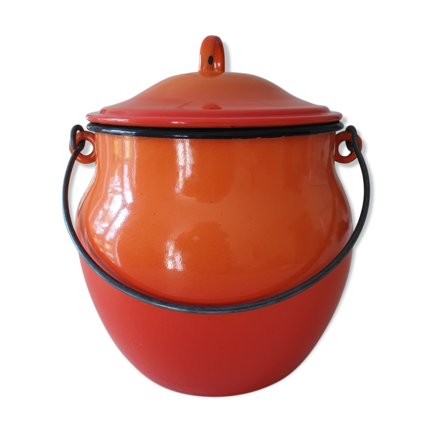 Old enamelled sheet metal cauldron