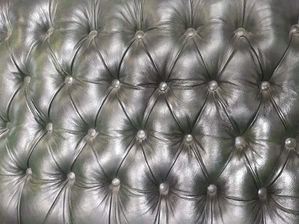 vintage chippendale chesterfield / two-seater / seat